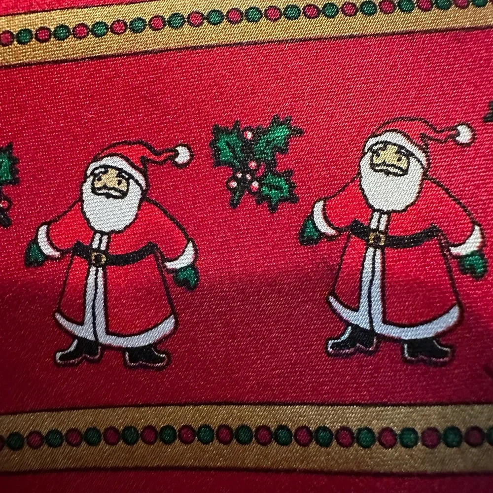 Santa 🎅🏻 Father Christmas silk tie festive and classy!‎